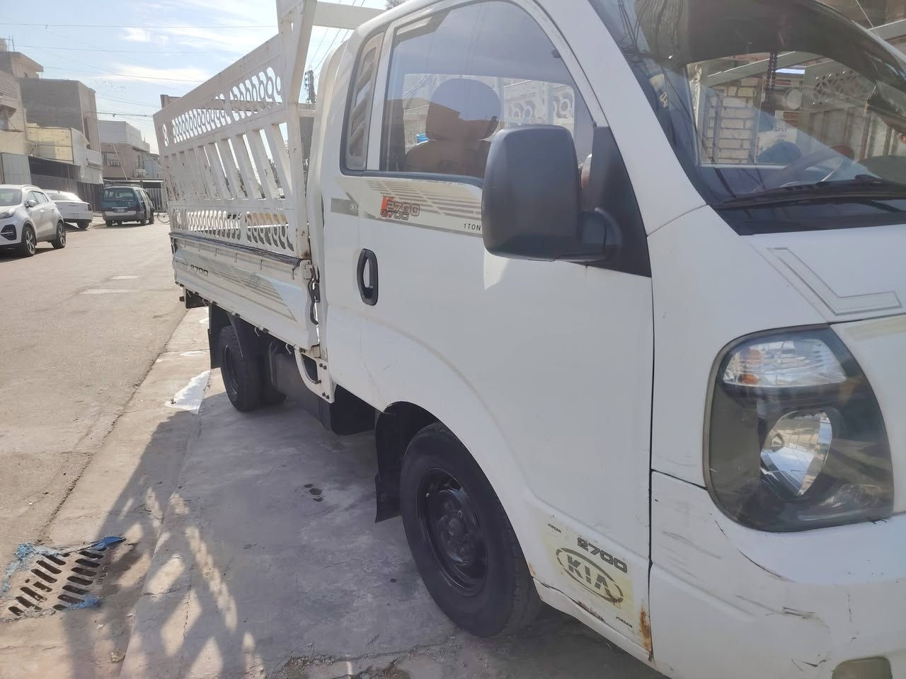 كيا بنكو  ٢٧٠٠ موديل ٢٠١٦ رقم واسط مشروع وطني السنويه نهايه ٢٧ السعر ١٠٥ 
مكان السياره بغداد
***********
