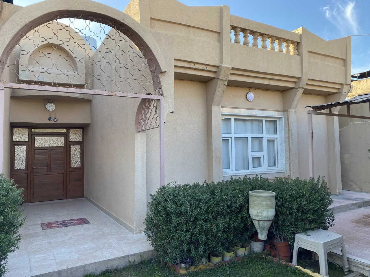 للبيع حي القدس
بيت ركن مساحه 400 متر باسمي 
متكون من 3 غرف  و ستقبال وكراجين  

للاستفسار اتصل على الرقم 
***********

***********
