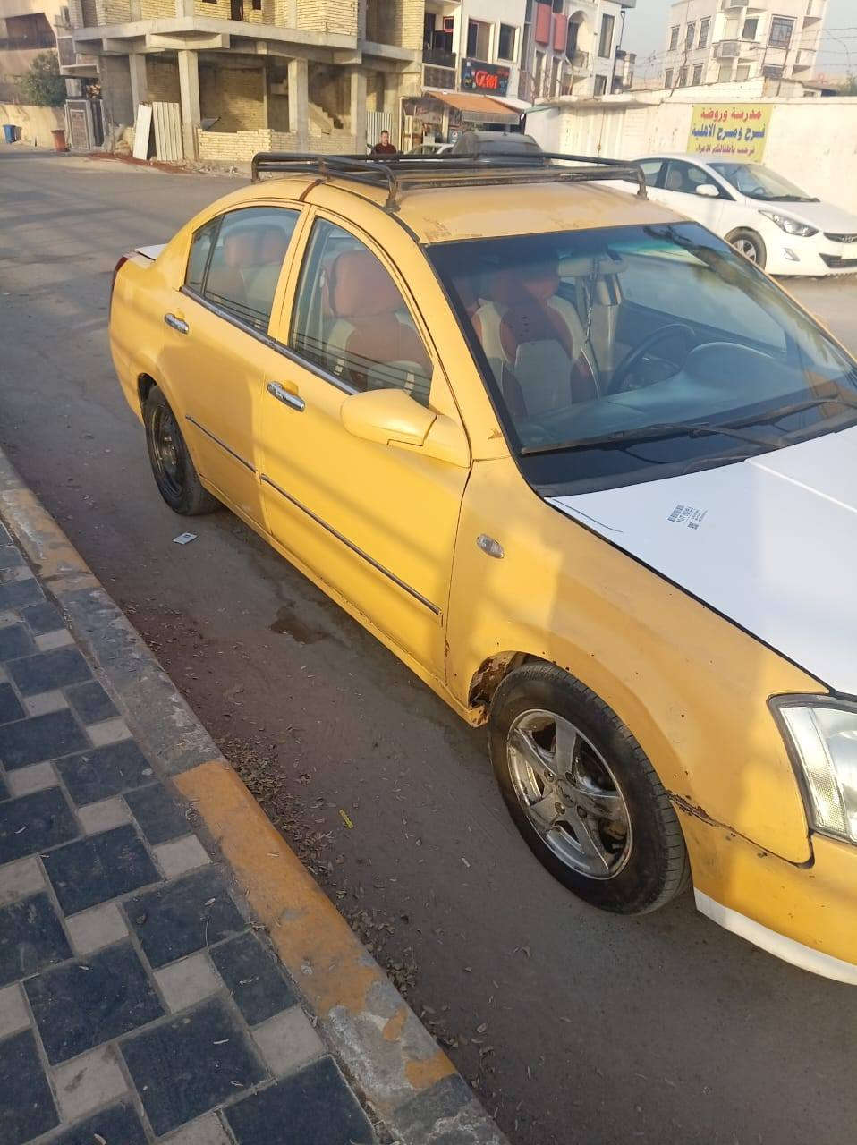 السلام عليكم للبيع فقط بدون مراوس
شيري اي فايف موديل 2012 سياره خير من الله كير مكينه تبريد 
صدر نص عمر 
تايرات زينه 
سياره حلوه وكاعده 
هيه غرامات مصفره 
رقم بغداد باسمي تحويل ثاني يوم 
مكان السياره بغداد 
***********
السعر 38
