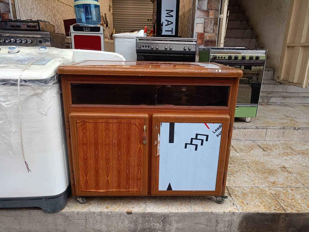 السلام عليكم ورحمة الله محل ابو فراس وادي حجر قرب فلافل بدر الشري يجي خاص او يتصل غير متواجد على الفيس ***********
