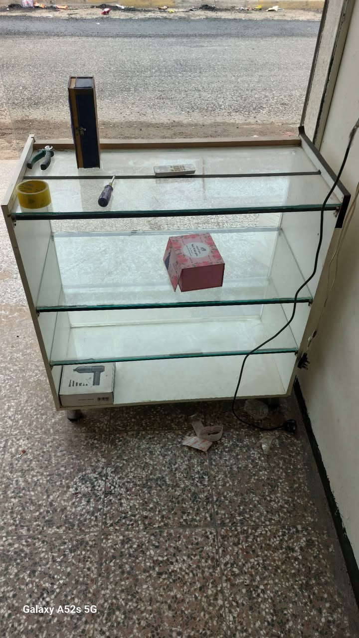 سلام وعليكم فاترينات 2 للبيع
العنوان بغداد  الزعفرانية 
نضيفات السعر 90.000 قفل مال تصفية محل 
***********
