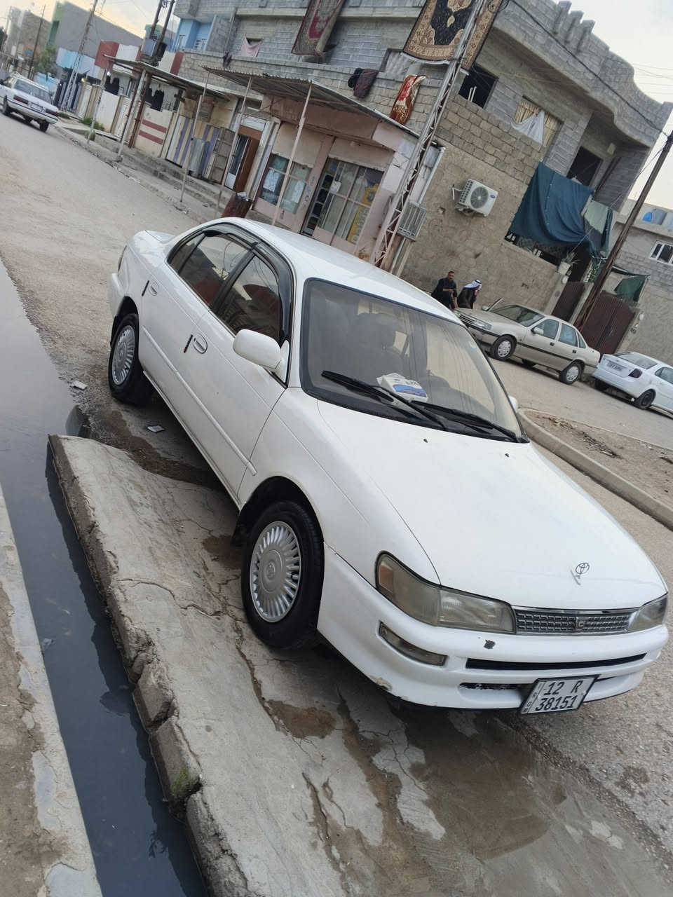 سلام عليكم كورولا موديل 1993اسياره محرك كير شرط رقم جديد باسمي تبريد يعوزو غاز صباغ مابيه مسجل شاشه كمره سعر 55بيه مجال بسيط ***********
