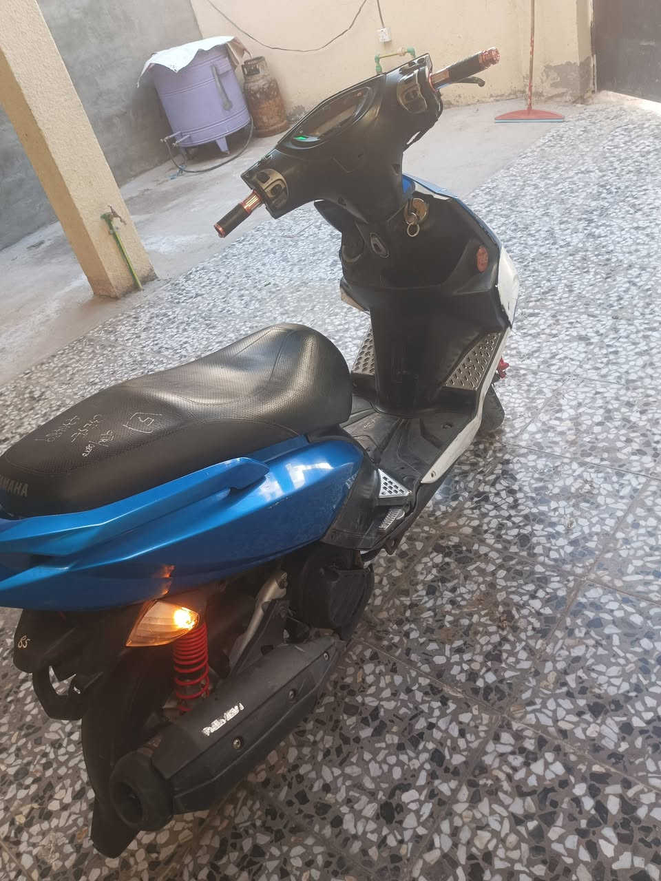 سلام عليكم دراجه لبيع جيتي ار كفاله مكينه صار شهر ونص نازله بشارع سعر ٩٠٠وبي مجال بسيط رقم ***********وتساب

