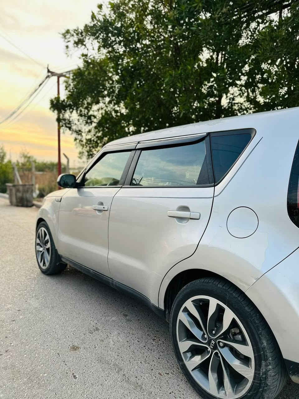 السلام عليكم للبيع
كيا صول مديل 2018
رقم بغداد أنكليزي
محرك 2000 جي دي اي 
مصبوغه احزام السياره 
شاشه جبيره كار ابلي
ثلاث انضمه قياده العنوان بغداد السعر 
104 للستفسار ***********
