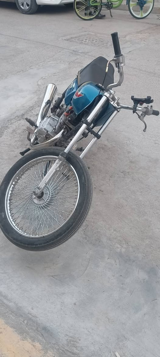 مراوس سكنس فحل فقط 
اربعه كير تايكر مكينه 21
 مكينه  تاكل كاع اكل لاتبخير ولاتنقيص 
كلجات جديده 
دبلات امامي خلفي شغالات 
دراجه  قويه تانكي هونده كشن سي دي اي 
دراجه خير من الله 
مراوس فقط


**إذا كنت صاحب هذا الإعلان وتريد حذفه لأي سبب، رجاءا أرسل رسالة إلى الدعم الفني**