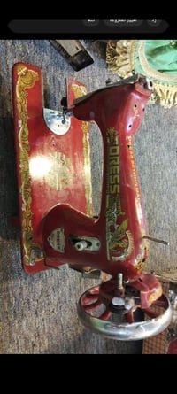 مكينة خياطة • طباخ • حي البساتين