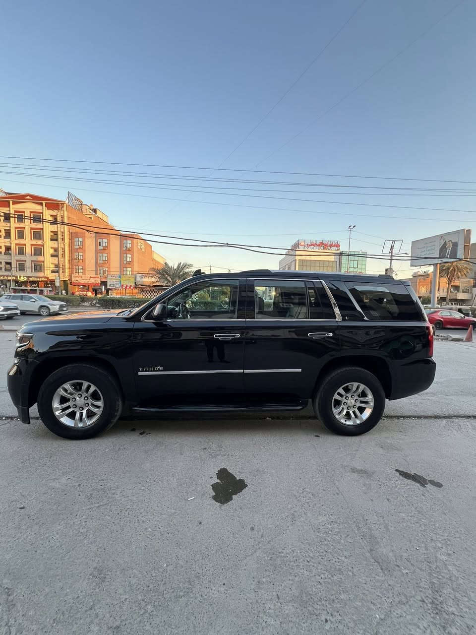 السلام عليكم اخوان للبيع فقط بدون مراوس 

السعر 255
وبي مجال بسيط كلش 
 
وماكو هيج سعر بكل سوك 
تاهو. 2016 مواصفات التي 

وارد امريكي ضرر جاملغ خلفي وجنطه مبدل بلاد وتكحيل كارت بجاملغ امامي 

السياره حلوه وجاهزه وناعمه 
مابيهه نقص برغي 

مواصفاتها 

جلد
جنطه كهرباء 
تشغيل عن بعد
حساسات 
وكامره 
وبعد بيهه مواصفات 
مكان سياره بغداد 
***********
