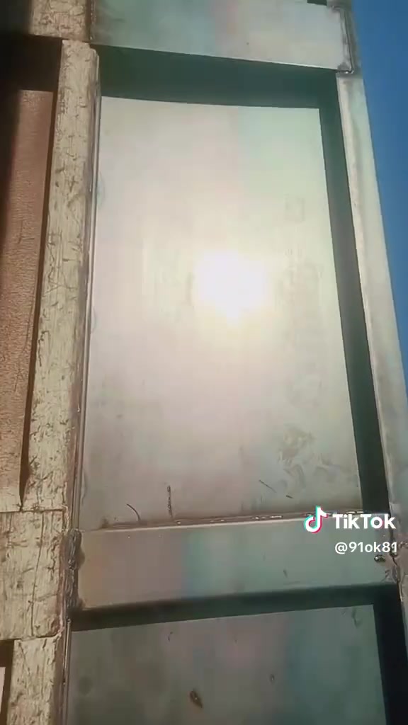 جۆری کار وردەکاری کارەکەئاسن لای ئێمە نەرم دەبێتەوە! 🔨
هەموو جۆرە ئیشێکی حەدادەی ئۆتۆمبێلی بارھەڵگر بە باشترین کوالێتی ئەنجام دەدەین:
✅ دروستکردنی سندوقی نوێ بە پێوانەی ستاندارد.
✅ چاککردنەوەی لێدراوی و ژەنگ لێهاتوویی جەسە.
✅ بەهێزکردنی بارھەڵگر بۆ باری قورس.
✅ بەکارهێنانی باشترین جۆری ئاسن و کۆتڵ.
​ئەزموونی ئێمە، دڵنیایی ئۆتۆمبێلەکەتە.
​٣. خشتەی خزمەتگوزارییەکان 
(بۆ ڕوونکردنەوەی زیاتر)
جۆری کار وردەکاری کارەکە
سندوق سازی دروستکردنی سندوقی بار بە پێی ویستی کڕیار
سەینەر و شاسێ بەهێزکردن و چاککردنەوەی شاسێی بارهەڵگر
تانکی و تەنکە دروستکردنی تانکی گواستنەوەی شلەەمەنییەکان
{وه ستا محمود}📞[***********]
{وه ستا ارام}📞[***********]
