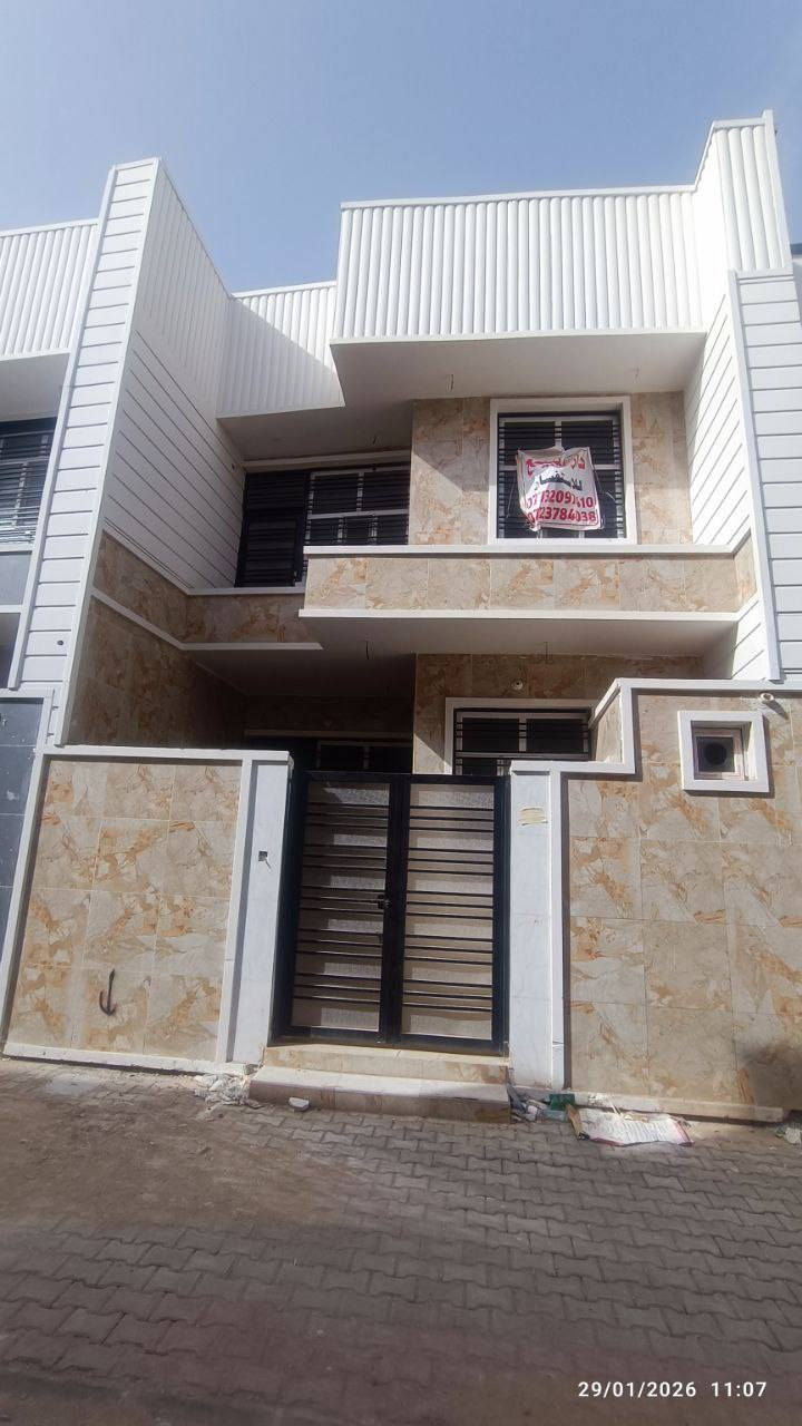 السلام عليكم 
3 بيوت متجاورة للبيع مقابل مدينه العاب السندباد مباشرة أفرع مقرنص
المساحه 100 م طابو زراعي سند 25 
موقع مميز قرب مجسر العباس 
للاستفسار ***********
