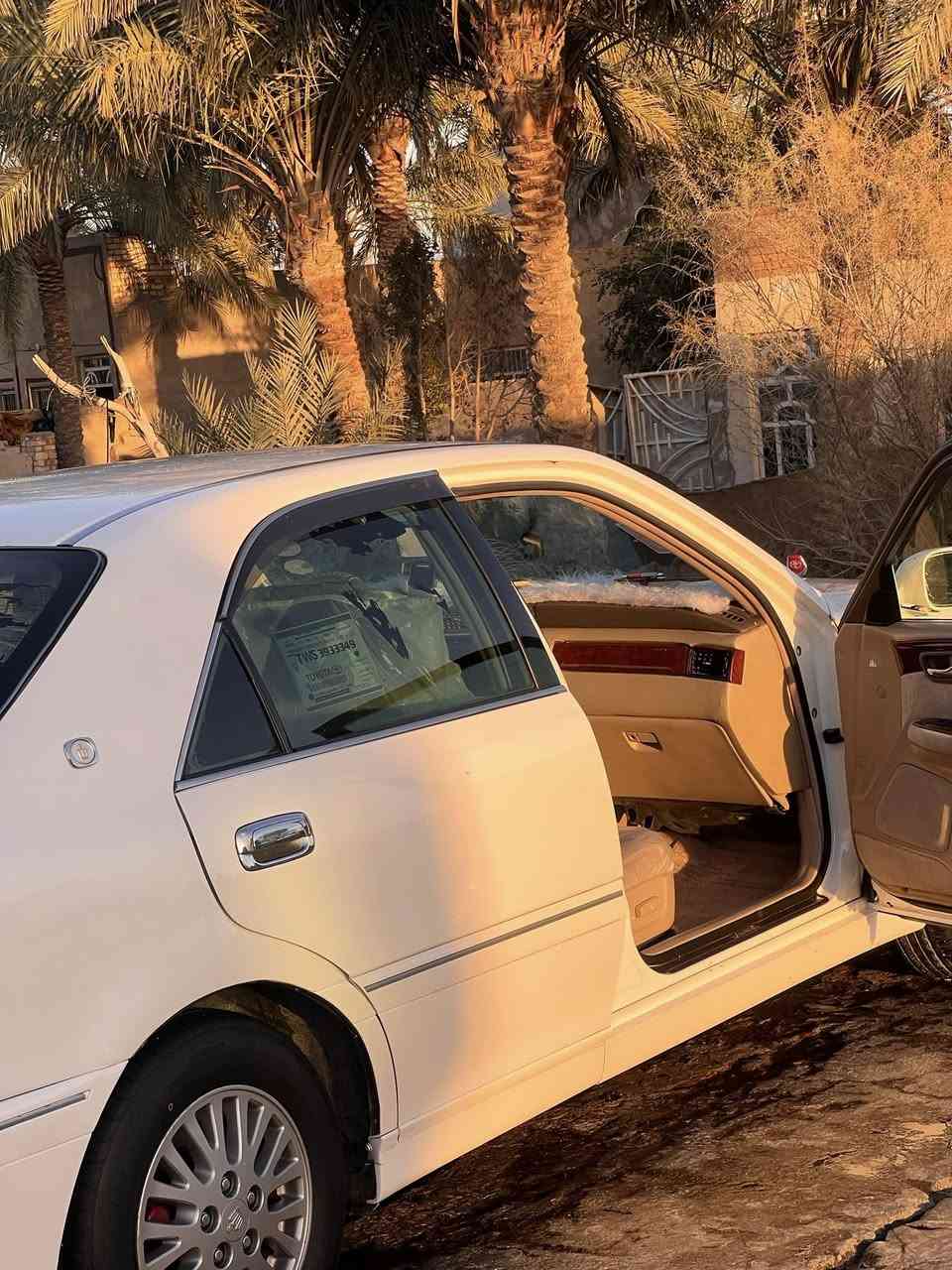 كراون  ملكه موديل2003 للبيع  اقره المنشور زين قبل لتتصل اصولي مداور
سنويه تنفذ ب29

 السيارة دكمتين  كلشي شغال وجديد تخم تاير  حداديه جديده تريد مداور تريد وكاله ماعندي  اي مشكله مكينة ديفور الكبير  

 السعر 135

***********
