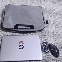 حاسبه لابتوب للبيع نضيفه كللش وجميع ملحقاته موجوده الجنطه والشاحنه وال...