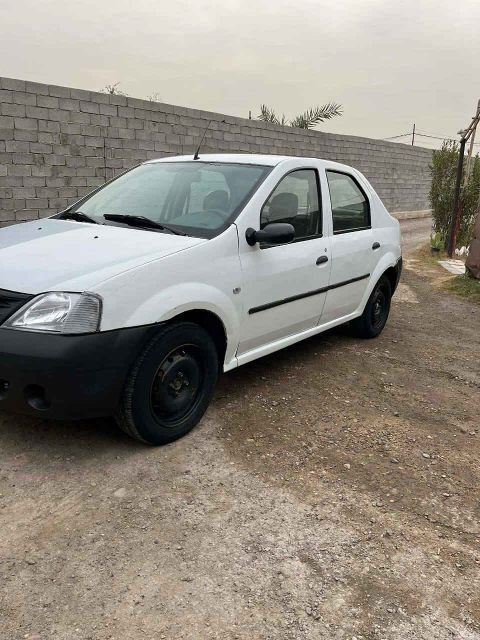 سلام عليكم رينو للبيع السياره المحرك كير والشواصي مقفوله سياره نظيفه السعر 45 بيها مجال قليل العنوان  شعله انتصر على هذا الرقم ***********
