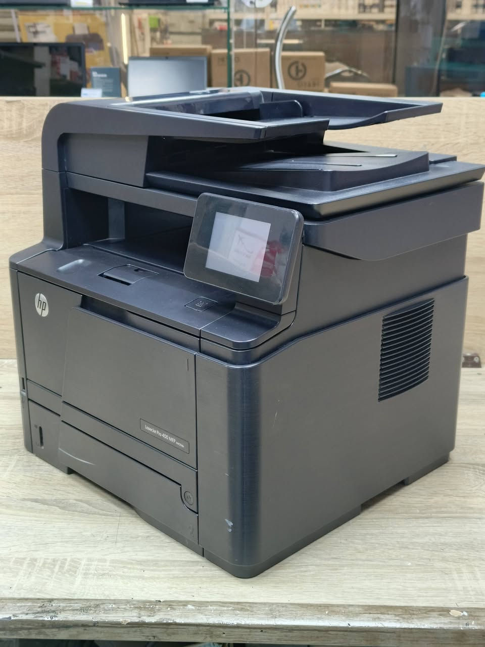 طابعة hp موديل laser jet pro 400MFPm425dn اسود وابيض ليزري مستعمل بحالة ممتازة سعر الحبر 20 الف تطبع 2700 نسخه نوع الحبر باودر سرعة طباعة 33 ورقة بالدقيقة طباعة وجهين دوبلكس استنساخ طباعة سكنر وفيدر لطباعة ملازم ومجموعة اوراق بامر واحد كما يمكن استخدامه في الارشفة الالكترونية تحتوي على منافذ USB و Lan و مدخل فلاش ميموري لطباعة مباشرة وشاشة مقاس 7 انج ملون لسهولة الاستخدام والتحكم 🚦سعر الطابعة 200 الف 🚦مع حبر جديد بداخلها وكيبل كهرباء وكيبل كومبيوتر وقرص تعريف.
طابعة hp موديل laser jet pro 400MFPm425dn اسود وابيض ليزري مستعمل بحالة ممتازة سعر الحبر 20 الف تطبع 2700 نسخه نوع الحبر باودر سرعة طباعة 33 ورقة بالدقيقة طباعة وجهين دوبلكس استنساخ طباعة سكنر وفيدر لطباعة ملازم ومجموعة اوراق بامر واحد كما يمكن استخدامه في الارشفة الالكترونية تحتوي على منافذ USB و Lan و مدخل فلاش ميموري لطباعة مباشرة وشاشة مقاس 7 انج ملون لسهولة الاستخدام والتحكم 🚦سعر الطابعة 200 الف 🚦مع حبر جديد بداخلها وكيبل كهرباء وكيبل كومبيوتر وقرص تعريف. 
📱 للطلب *********** - ***********
🚕 ‏يوجد توصيل لكل المحافظات نسبة نظافة الجهاز 95% بضمان تشغيل وفحص. 
📍اربيل شارع سلطان مظفر قرب مبنى محافظة اربيل
‏#طابعتي
‏#الصفوة
