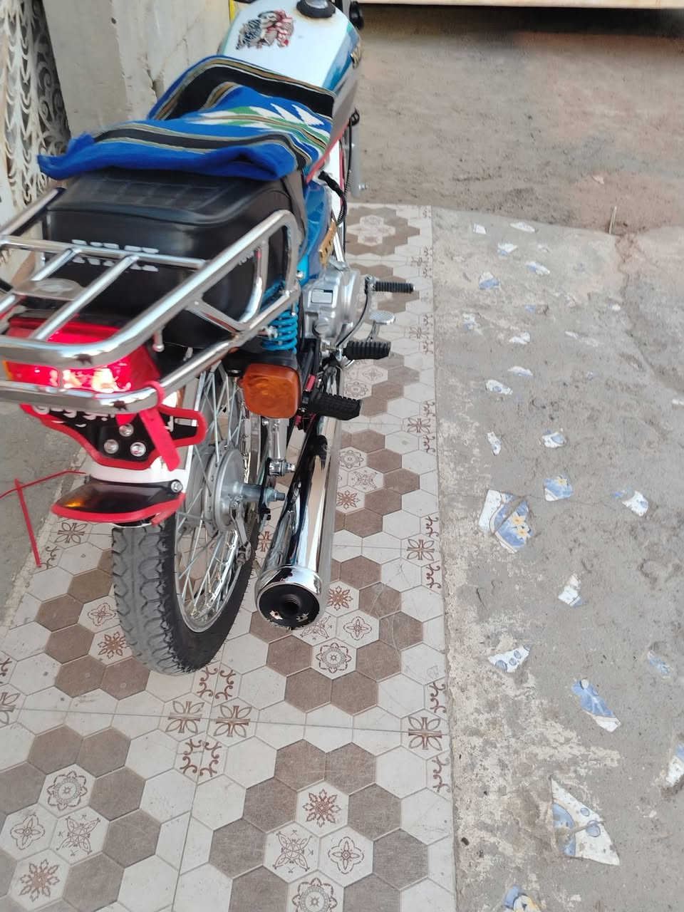 موديل 26
دراجه نامه شلامجه

الدراجه تخبل
ما نقصهه برغي 
اي يريدهه يتصل وبي خير ويدلل
***********
