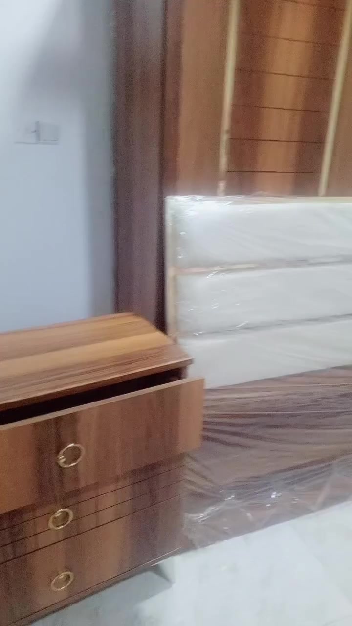 طخم تركي. ٦. قطعه نظافه ٩٩٪ سعر ٤٠٠ الف عنوان سيميل مسيريك قرب صيدليه بيلا ب فرع *********** ***********
