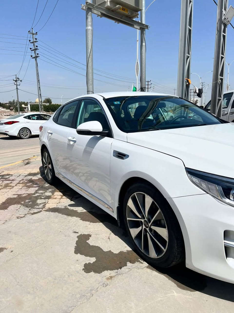 سلام عليكم سياره اوبتيما موديل 2018 امريكي حادثها جاملغ وبنيد تبديل بدون شواصي والباب بي صبغ قليل سعرها 145 وبيها مجال ماشيه 90 مكاني ناصريه مركز للاسفسار ***********
