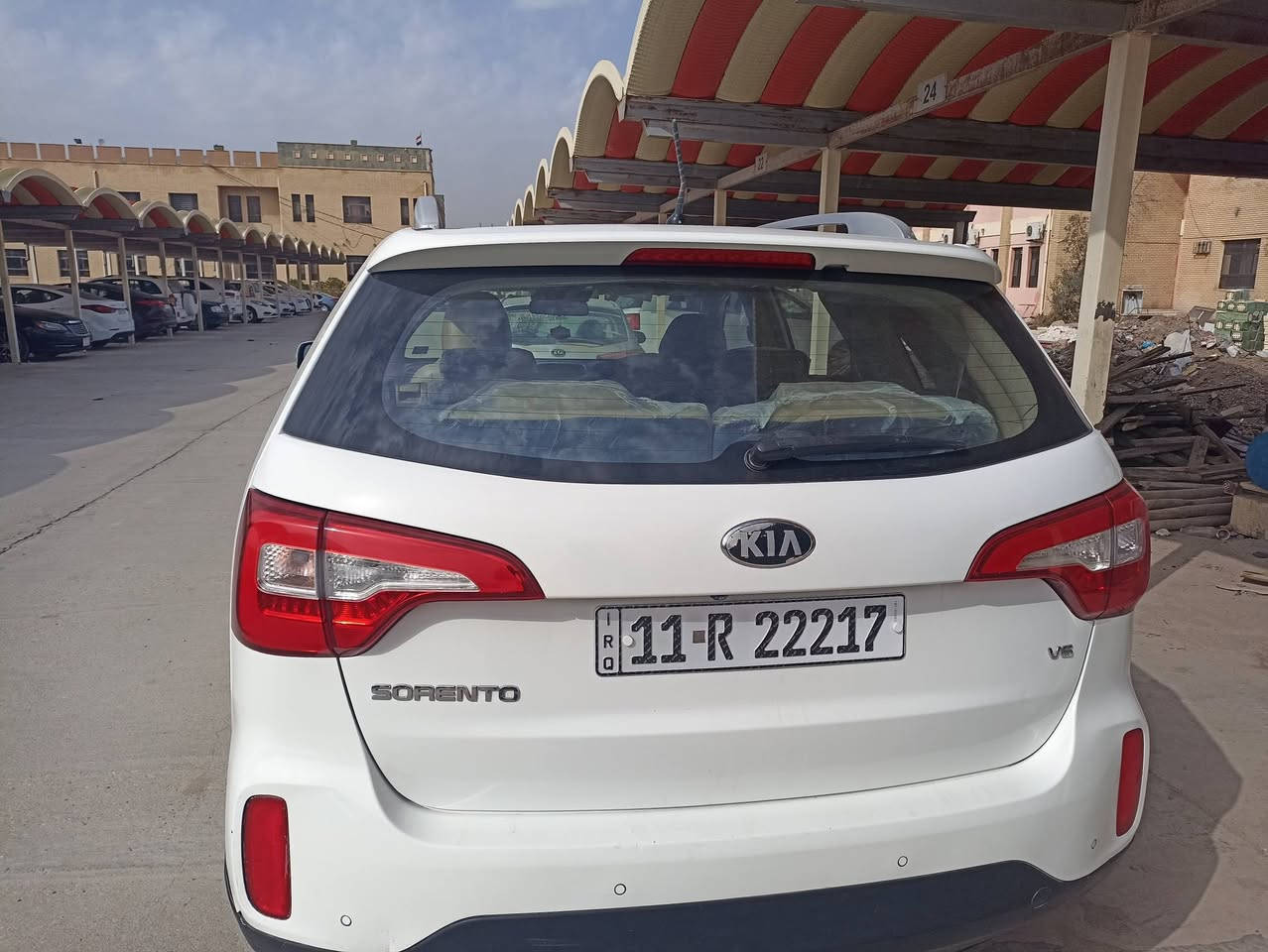 السلام عليكم
سورنتو 2014 خليجي  V 6ماشية  140    رقم بغداد بأسمي فول السياره ١/١مواصفات بانوراما بصمة تشغيل بصمة ابواب كراسي جلد كرسي السائق كهربائي تبريد 3 قطع انارة داخليه ابلاد اشاير ترحيب منظومة زنون عالي ناصي 

وباقي المواصفات المعروفة (فول مواصفات) 
صبغ فقط بخشم البنيد كد الشبر تقريبا واضح بالسونار 
مكاني الناصرية سونار موجود 

السعر 180 وبيها مجال

***********
