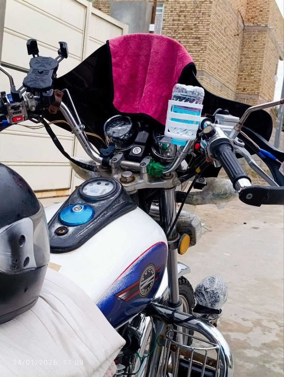 السلام عليكم تايموته 2016 اوراق اصولي كامله الدراجه جاهزه من كلشي كهربائيات كله شغاله دراجه بلاديه ماعدى الويل الخلفي بدلته والكشن. مجفته قبل كم شهر مجموعه زنجيل جديده سعر 850وبيه مجال بصيط 
***********موجود اتصال واتس 
ناصريه سوق الشيوخ
