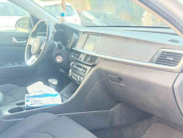 يالله سلام عليكم
عندي كيه اوبتما لبيع
موديل 2020
وارد امريكي 
حادث كسر بدعاميه
وصور مرفقه بالمنشور
وبيه كلير من امريكه 3 قطع صبغ كلير فقط بدون معجون بدون دواخل بدون ايرباك
رقم بغداد بسمي ترقيم وهزه كوله جديد تحويل ثاني يوم
موصفات رادار امامي وخلفي وجانبي حساسات خلفيه
شاشه كبيره كامره دواره
ايكو سبورت توقف ذاتي
سياره احله من الصور بدون لا شخط ولا بارد 
مكان السياره بغداد الكرخ مجمع 28 نيسان
سعر تصل وبخدمتك 
رقم الهاتف *********** تصال وتساب او عادي بغداد
