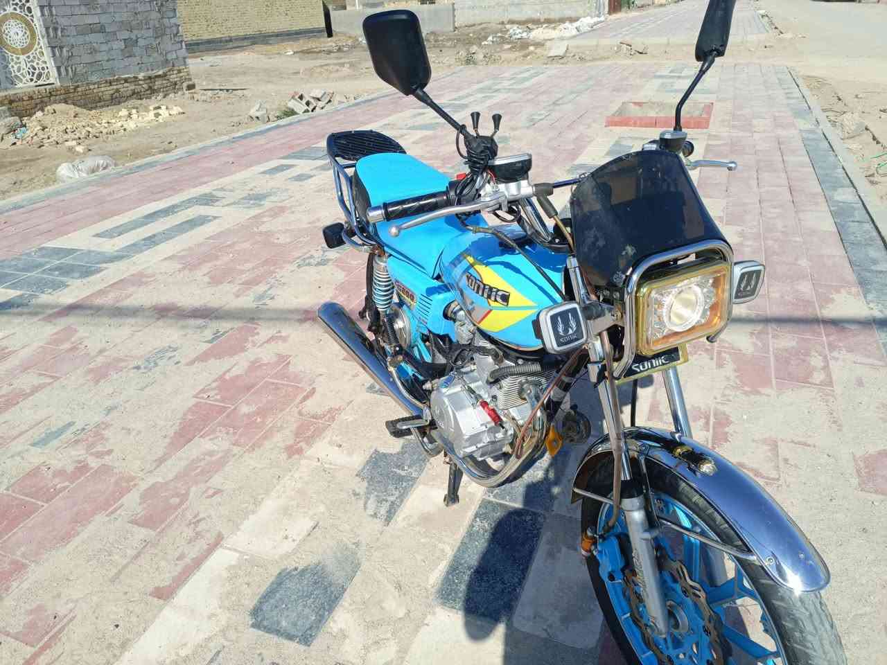 دراجة سيفان للبيع وراق كامله سكنر موديل ٢٠٢٥ محرك ٢٠٠ السعر ٧٥٠وبي مجال قليل الرفاعي ***********
