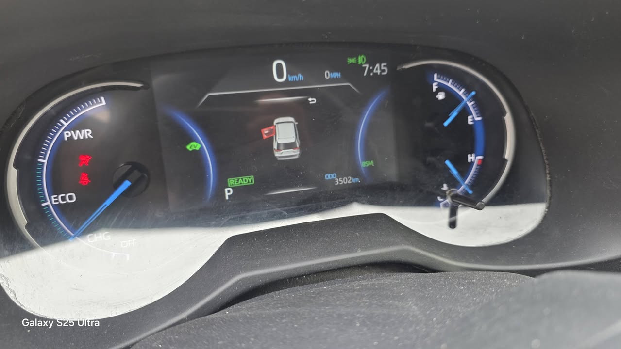 𝐓𝐎𝐘𝐎𝐓𝐀 𝐑𝐀𝐕𝟒 - 𝐗𝐋𝐄 -PREMIUM -𝐇𝐘𝐁𝐑𝐈𝐃 - 𝟐𝟎𝟐5
تويوتا - راف 4 - XLE بريميوم - هايبرد - 2025
* اللوان: ابيض 
* الموديل: 2025
* حجم المحرك: 2.5L (هايبرد )
* دفع رباعي 4X4 AWD
* فتحة سقف
* بصمة تشغيل 
* صندوق شفط كهربايي 
* كشن تدفئة  للسائق والراكب الامامي
* استيرن هيتر
* كاميرا خلفي
* هاند بريك بصمة
*  اوتو هولد Auto Hold
* رادار امامي (تحديد مسار)
* رادار جانبي (نقاط عمياء)
* نظام : Eco
* نظام : Normal 
* نظام : Sport
* كشن السائق كهربائي
* ثلاث وضعيات خزن لكرسي السائق
*صندوق كهرباء
كشنات جلد 
كشاف ضبابي
السعر:255
رقم  الهاتف: ***********
مكان السيارة بغداد حي العامل
حادث مبدل جاملغ وصبغ ربع البنيد ايرباك برده فقط
