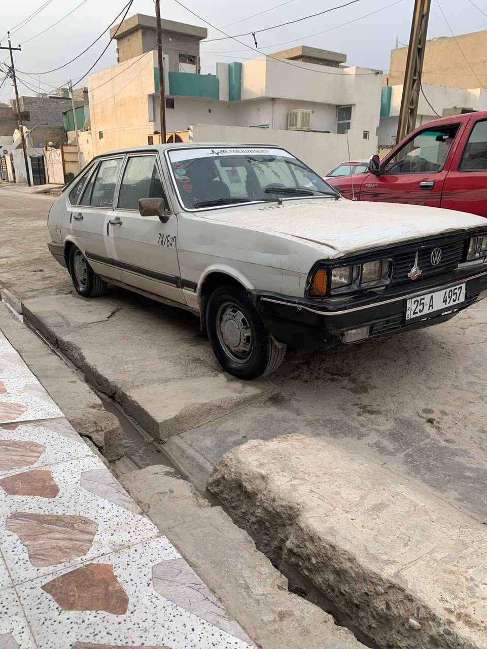 السلام عليكم
سعر مناسب 23 وبيها مجال قليل 
برازيلي 86
كير محرك شرط كهربائيت
 كلها شغاله
باتري جديد صدر جديد
 رقم كركوك دولي بسمي
تايرات ٤جدد لايت زنون
بيع أو مراوس حسب القناعه اي استفسار ***********
