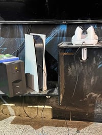 بلي 5 فات للبيع  نضيف وشغال اي مشكله مابي وعلى الفحص ويا جميع ملحقاته ...