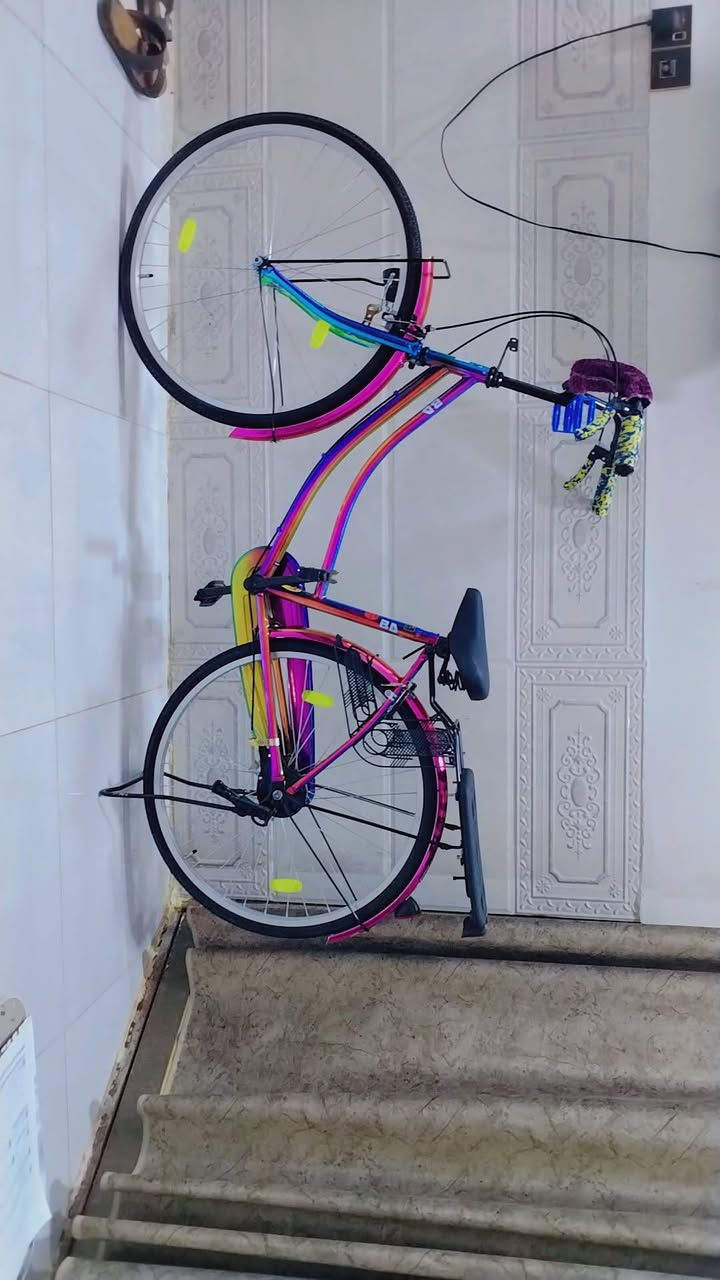 سلام عليكم بسكل سبعة الوان موديل 2021 سعر 200 وبي مجال مكان كربلاء الشبانات رقم ***********
