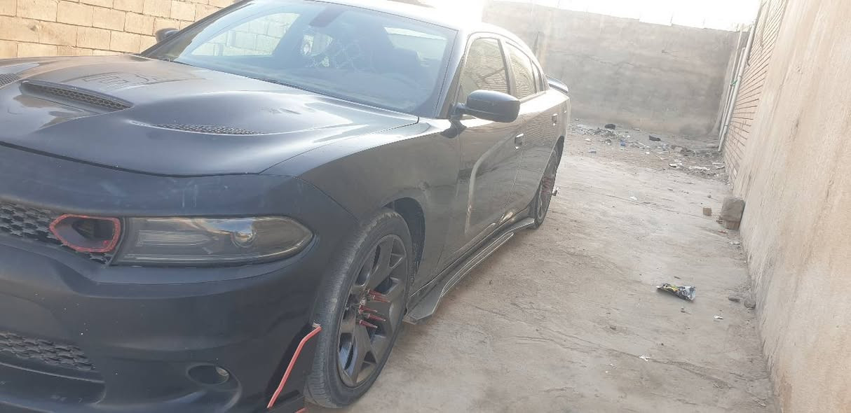 جارجر ٢٠١٥ ....٨سلندر 
فول مواصفات 
حادث مبدل جاملغ وبنيد 
السياره جديده 
ماشيه ١٨٠الف كيلو 
السعر ١٧٠ بيهه مجال 
مراوس بتاهو ٢٠٠٧ او٢٠٠٨
رقم بغداد انكليزي بسمي 
بصره الزبير رقم 
***********
