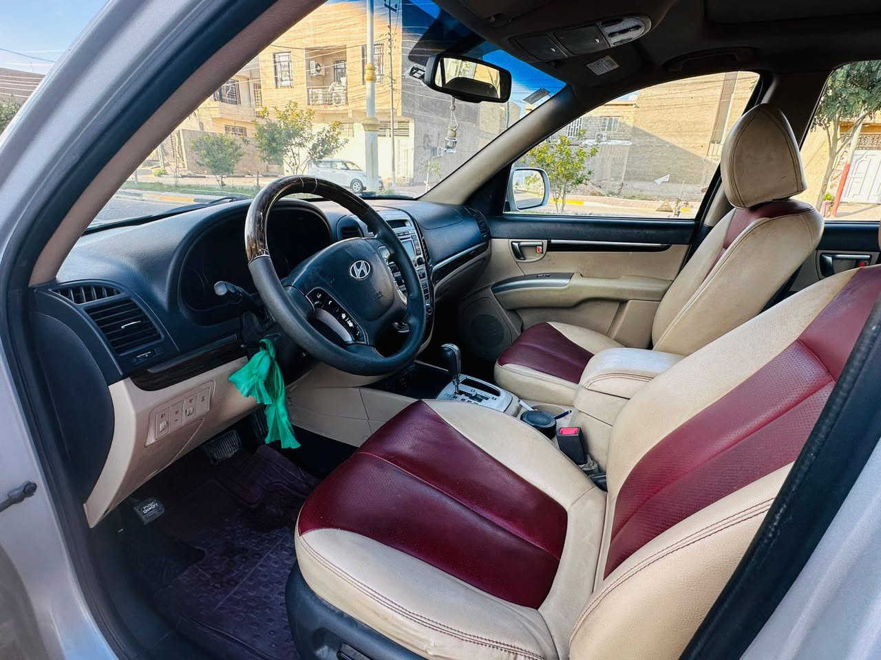 للبيع سنتافي موديل 2012 وارد خليجي مكفوله ضربه وتبديل وصبغ كفاله عامه مواصفات فول فتحه سقف شاشه كامره دواره حساس تحكم ستيرن كشنات جلد كهرباء تدفئه تبريد كشنات اشاير بل مري بصمه تشغيل وبصمه ابواب وجنطه ويل كب كروم 7 راكب 3 قطع تبريد فور ويل مانع انزلاغ مكينه V6 سلندر وكير وحداديه وتبريد مكفولات السعر 150 عنوان كربلاء الاستفسار الاتصال ع رقم ***********
