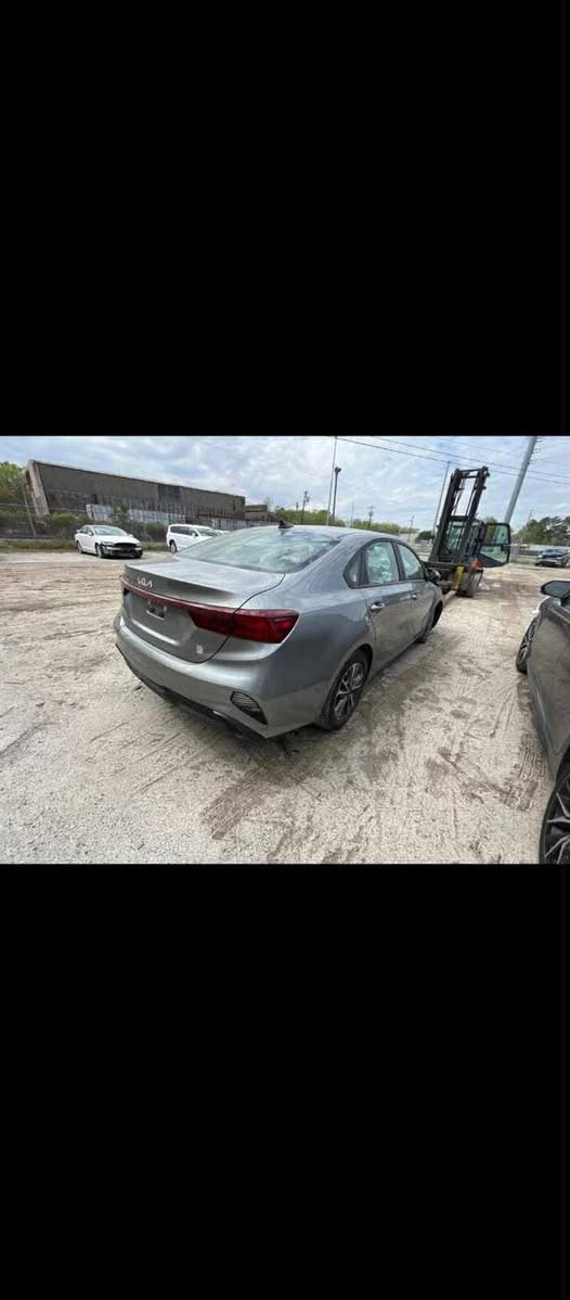 السلام عليكم
فورتي ٢٠٢٣

حادثها واضح بالصور 

رقم  ابسمي بغداد معوقين 

مكينه ٢٠٠٠ 

نص فول السياره 

السعر ١٣٨ بيها مجال قليل 

مكاني بغداد حي العامل 

***********

***********
