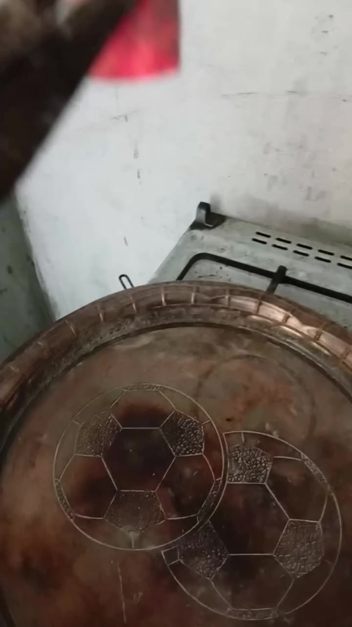 بمناسبة عيد الرمضان المبارك تخفيضات  فحم فنكر وزن عشرة كغم سعرة ٢٢الف واصل بغداد لاريحة والدخان ولا اي غاز رماد مقبول قوية بشكل مو طبيعي  للاستفسار ***********  واتس اب
