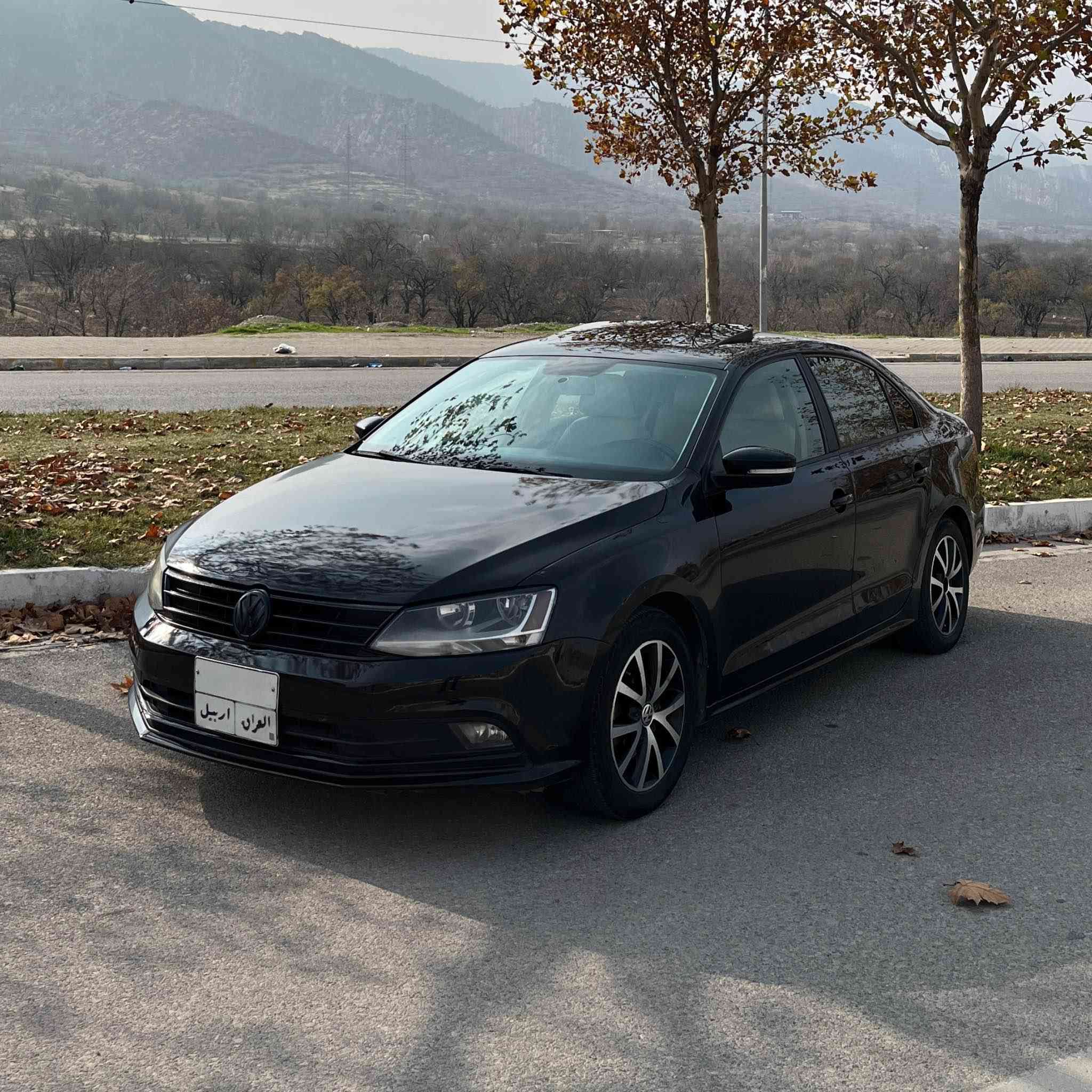 جيتا موديل ٢٠١٧ سياره فول مواسفاته سلايد و به سمه و رادار سياره 2 پارجه دكه ل بهوسته كي سبغن راديته ر و لايت هيشتا يين شه ريكئ نه شه رتن به ره شوت دكمه سيسته م بيجه ك داخلي يا هه ي 2 تعديلين بجيك يي تيدا وه كي دي خر شه رته  
سعر/١٢١$ مجال
تلفون/*********** دهوك, العراق
