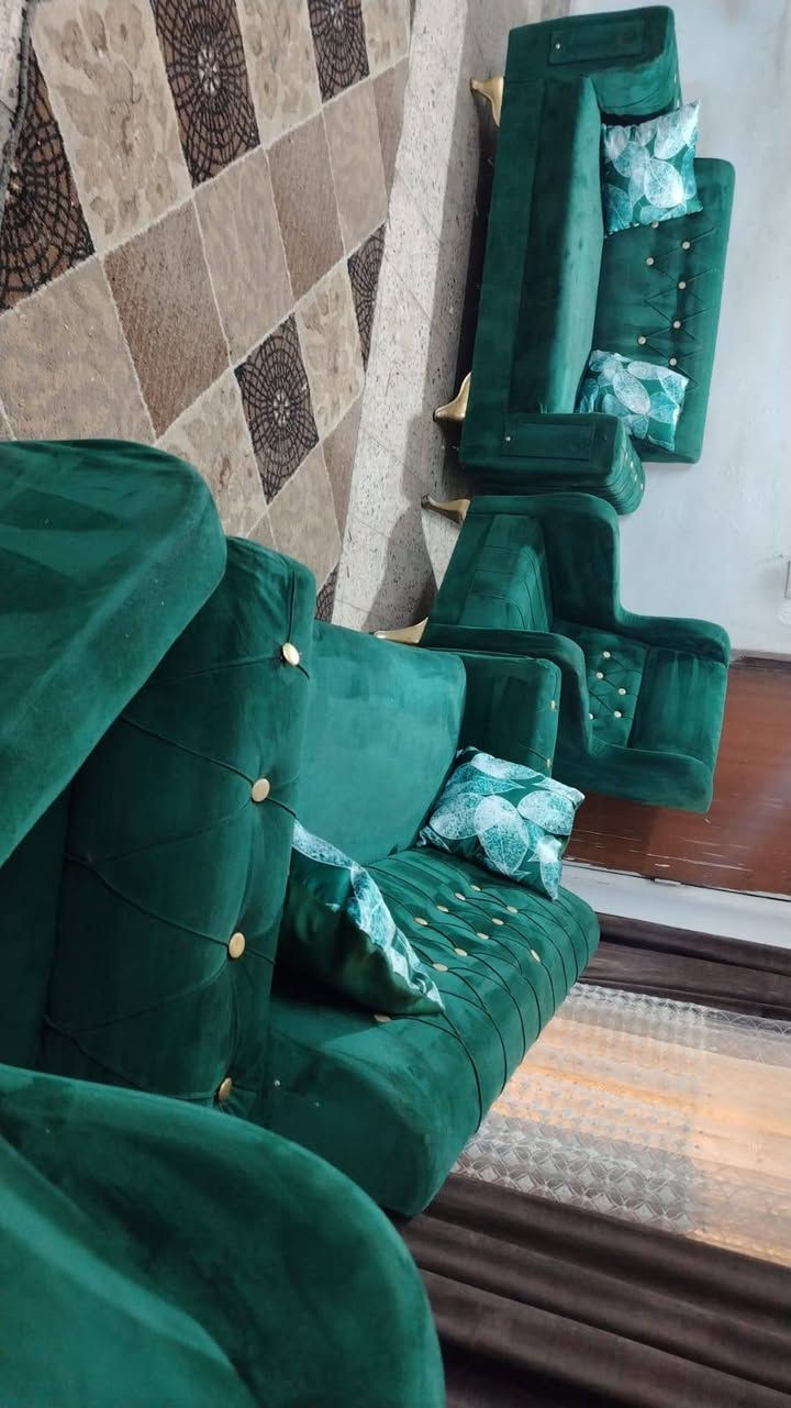 تخم 7مقعد💺 أخو جديد اي ضرر مابي  سعر ,,200,,بي مجال مكان لبياع *********** يوجد واتساب
