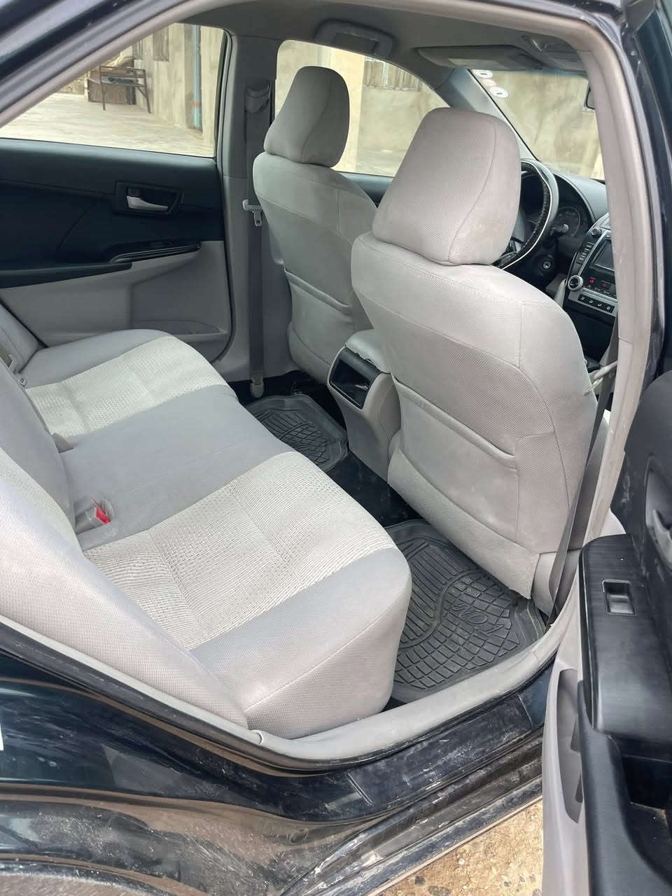 كامري موديل 2012 🚗  
دعامي إلى دعامي (نظيف جداً)  
شَرت (سنوية جديدة)  
تحويل فوري خلال يوم واحد  

للتواصل: ***********  
رقم صاحب السيارة
