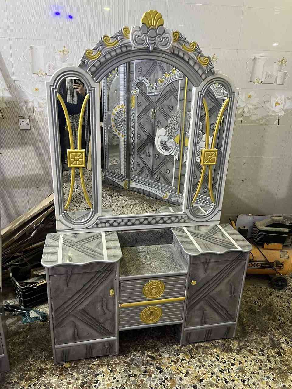 غرفة نوم عراقي مستعمل نضيف (6باب)زاوية كنتوريه ضهر براغي سعر شامل نقل داخل بغداد (650 ) العنوان بغداد مدينة الصدر نهايه شارع الاورفلي متواجد واتساب أكو خدمة توصيل 🚚 الهاتف ***********
