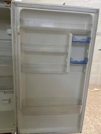 ثلاجة • ٩٠لتر