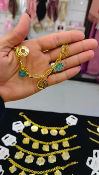 اسوارات • ذهب • برازيلي