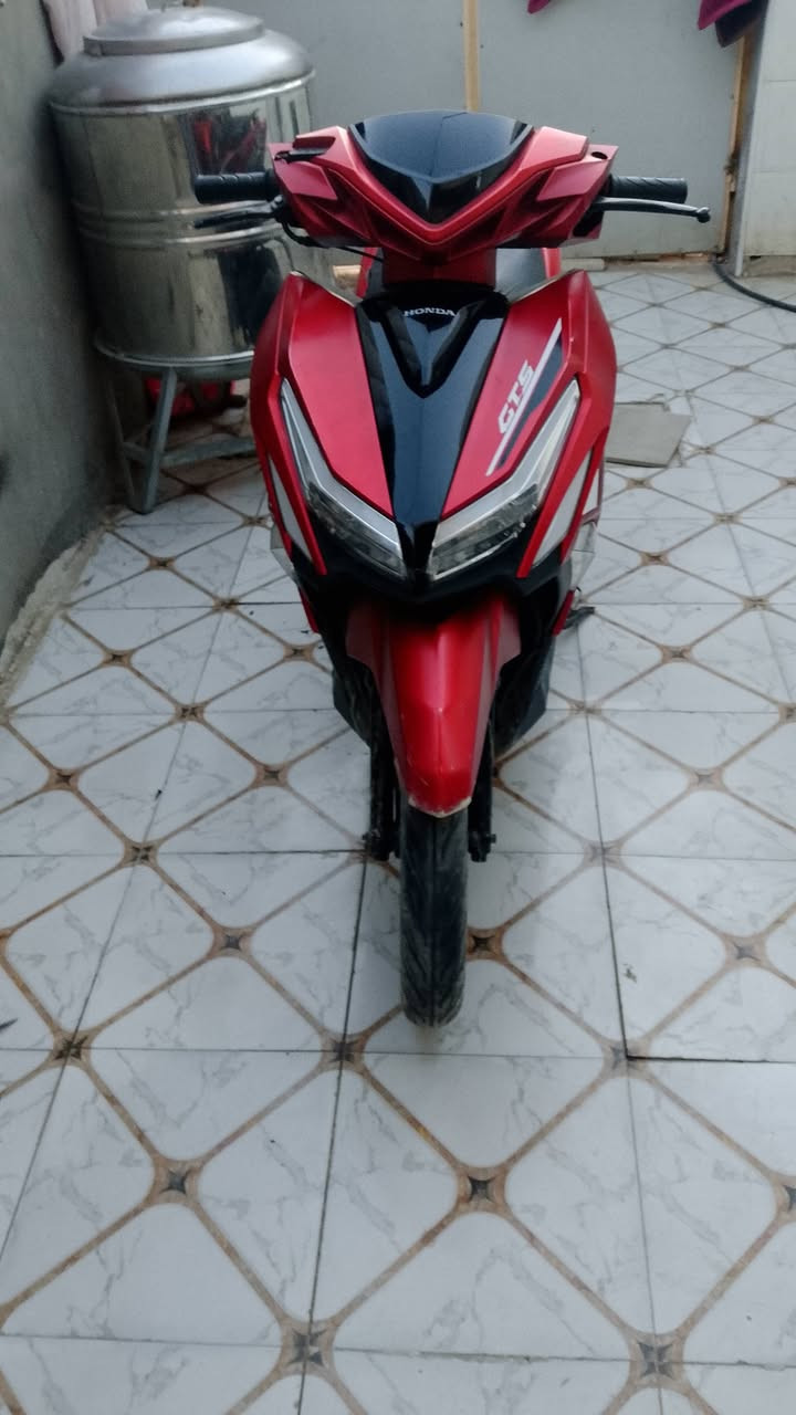 جيتي اس طياره نضيفه مثل ما واضحه بل صوره سعره 400 وبيها مجال ***********
