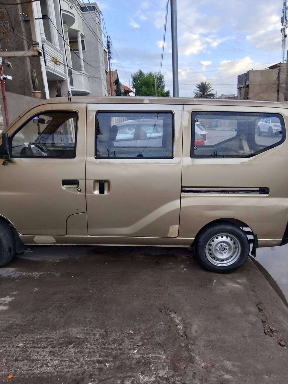 السلام عليكم.
للبيع سيارة. ليفان ٧ راكب ٢٠١٢ رقم دولي بغداد سنوية. لغاية ٢٠٢٧ شهر١٠

هزة صارلها ٤ شهور لون ذهبي

محرك وكير طخم ايطار كهربائيات صدر  خير من الله

عنوان بغداد البياع بداية الشرطة الرابعة

الاتصال. ***********
السعر 37$
