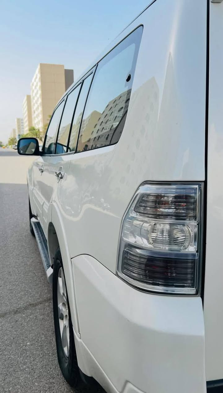 باجيرو حبتور2015 كامل مواصفات
كفالة گير محرك شخط تبديل تكحيل شرط 
ماشية181 الف حقيقي شرط الفحص 
كشنات جلد 
كشنات كهرباء
دمام خلفي
علامات 
رادار امامي
حساس خلفي وكامرة
داخل صاج 
فول تحكم ستيرن
زراك لايت
ولايتات زنون
السويجات والكتلوكات   
مكينه 6 سلندر3500شرط وكالة
السعر 175 بيها مجال لشراي 
***********
مكان السياره ميسان علي الغربي 
رقم واسط مستجعل عالبيع بسبب البناء ..
اللي موشراي لايكسر بحلال العالم الرجاء ..
