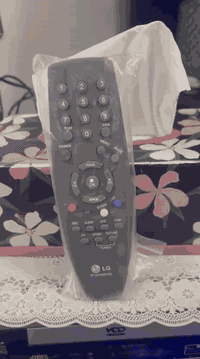 للبيع تلفزون قيثاره جديد جدآ غير داخل تصليح مكفول  2010 مع سيدي شغال ر...