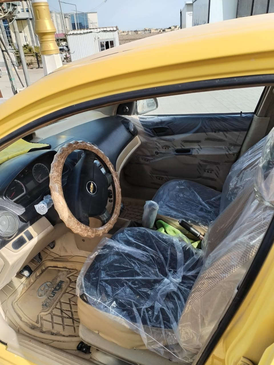 سلام عليكم أفيو خليجي للبيع نضيفه مناقصه أي شي ٢٠١٠   ***********
