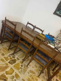 ميز طعام • نظيف • مترين ونص