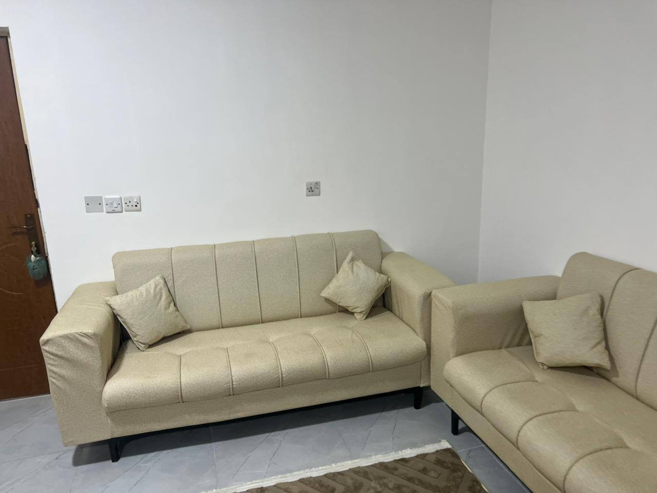 السلام عليكم تخم ١٠ مقاعد جديد مستعجلين على بيعته المكان بغداد العامريه السعر ٤٠٠ وبي مجال ***********
