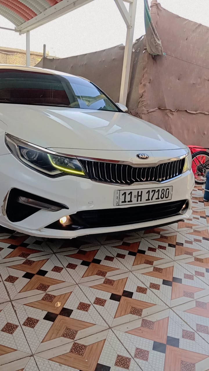 سلام عليكم اوبتيما ٢٠١٩ خليجي رقم بغداد   السياره بيه صبغ  بلجاملغ الخلفي نفص ما موضح بالصوره  جهه السايق ورصعات خفيفه ماشيه ١٧٠  السعر ١٧٥ وبيه مجال بسيط الاستفسار أكثر ***********
