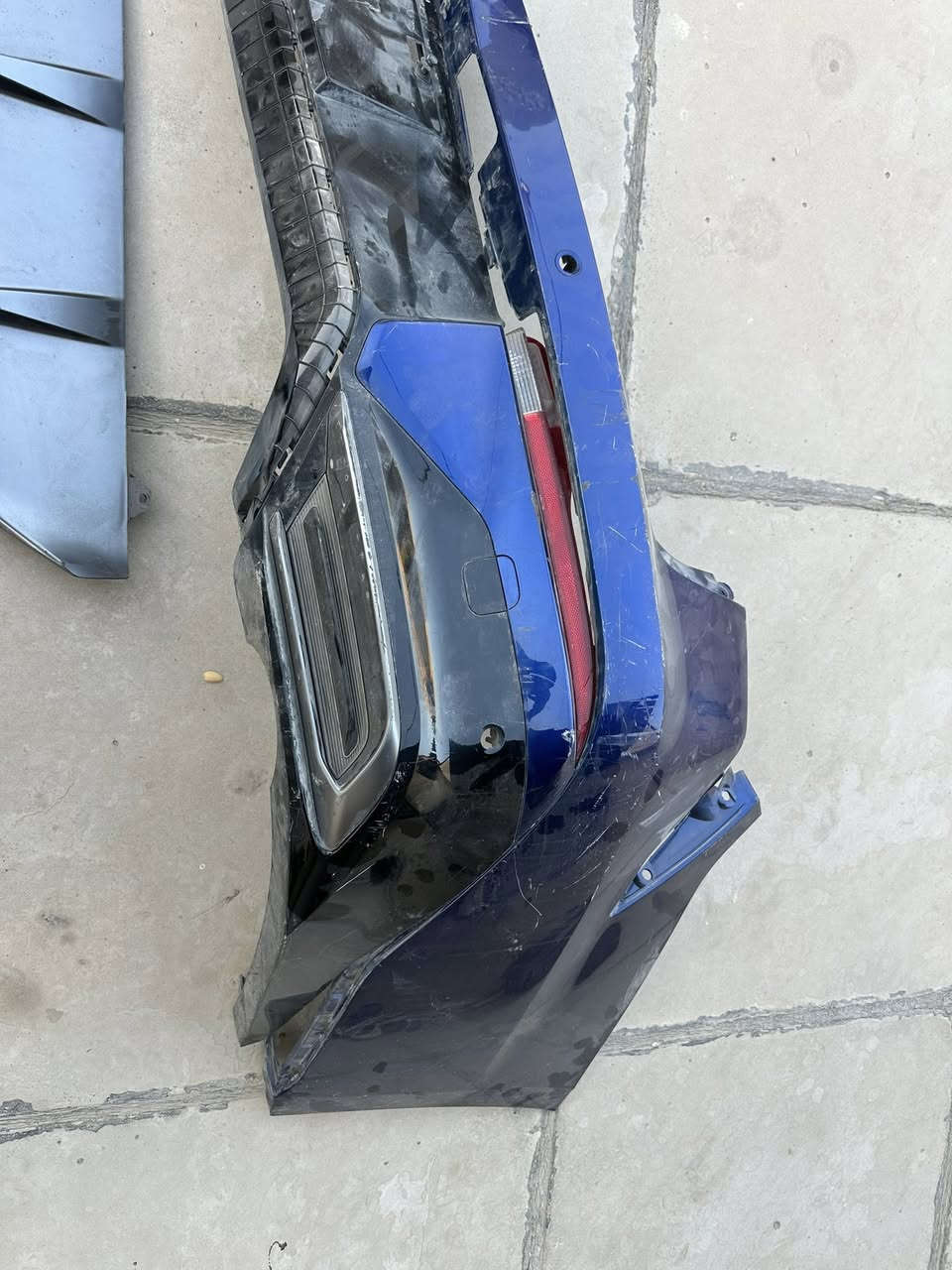 غراض  كي فايف امريكي k5 2025 

مسطرة خلفيه شغاله اضاءتها  وكامرتها ودكمة الجنطة وانطيك ضمان بيها 

فقط جامتها مكسوره شويه من جهة اليسره وموضح بالفديو

ودعاميه بلاديه امريكيه  مثل ما موضح بالفديو مع عدد 2 فسفوريات اصليات

***********
