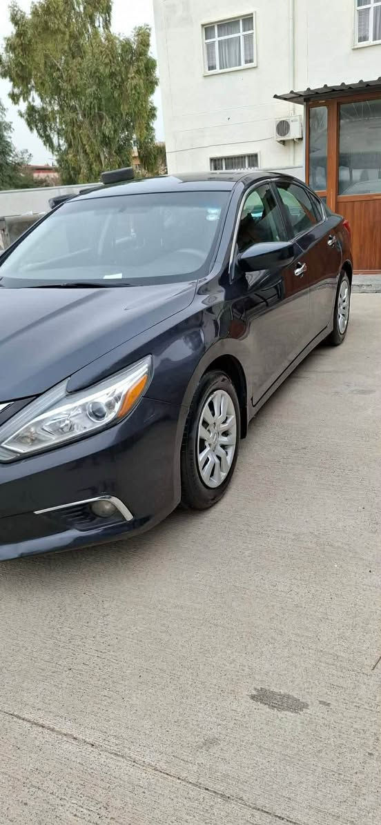 ***********
Nisan altima 2018 
مواسەفات s
بێ ئێرباگ و بێ ناو گرتن پێش و پشتی کەپسە
دوو پارچە کلێری امریکا و یەک پارچە رەش بەسمە و شەغال تحدید سرعە سەیارەکە زۆر پاکە گێر مەکینە تەبرید هەموو گیانی بەشەرتە سەیارەکە رەقەم و سەنەوی هەموو شتی تازەیە 

نیسان التیما ٢٠١٨ مواسفات s سیارە جاهز مابی ایشی نواقص بیشا ٢قطعە کلیر امریکا واحد اسود بدون دواخل کیر محرک تبرید شغال تحدید سرعە کفالە رقم سنوی کلشی جدید أربيل, العراق
