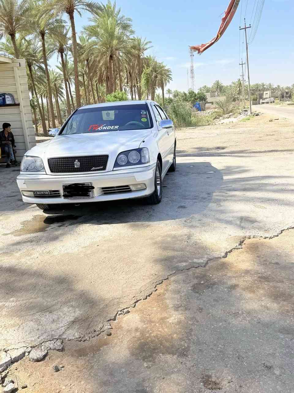 السلام عليكم ملكة ادوات بيها گص قمارة فقط يعني بس العرقچين 2002 بيها رقم وسنوية شمالي مطابق السيارة عليها محرك D-4 وكير گصه بالصندوگ حدادية جديده تاير جديد بيها نقص بس الكمبريسر ضعيف يعني تبريد خفيف الباقي كلة جاهز مكفولة من السرقة ومن كلشي 
مكان السيارة 
حلة -مركز
***********
***********
