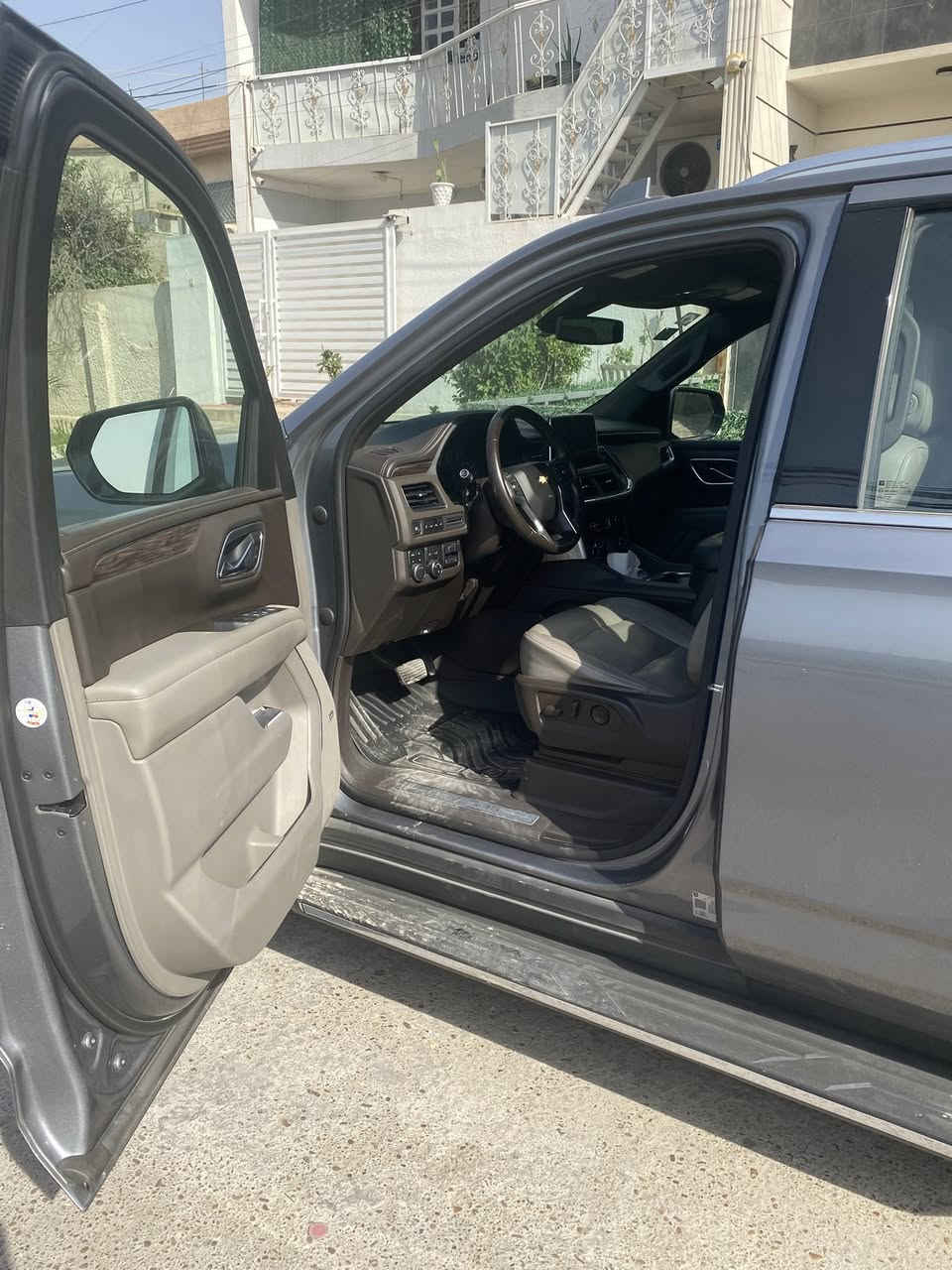 للبيع تاهو ٢١ رصاصي امريكي LT رقم بغداد ومعروف مواصفات lt  صور الحادث مرفقة مع الصور السعر ٣٦٥ ورقة وبيه مجال بغداد الغزالية ***********
